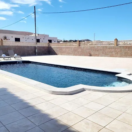 Вилла Enjoy House With Large Pool & Jacuzzi *