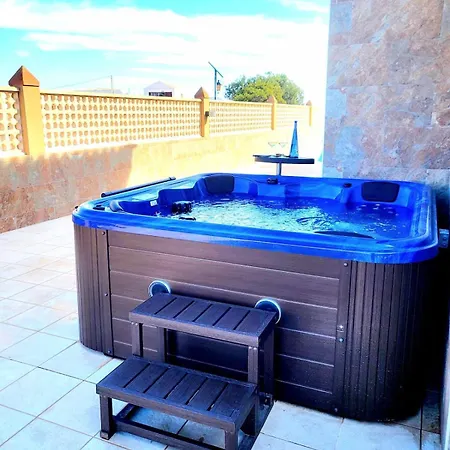 Enjoy House With Large Pool & Jacuzzi *