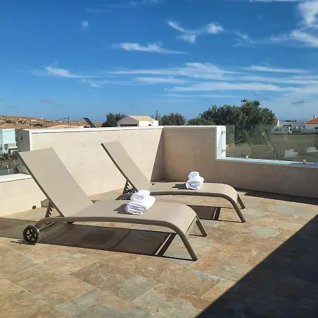 Вилла Enjoy House With Large Pool & Jacuzzi Лос-Эстанкос