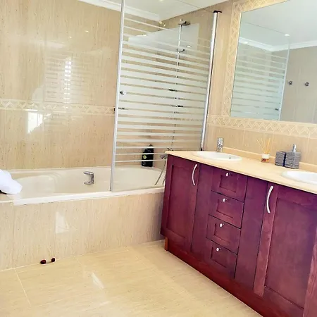 Enjoy House With Large Pool & Jacuzzi *