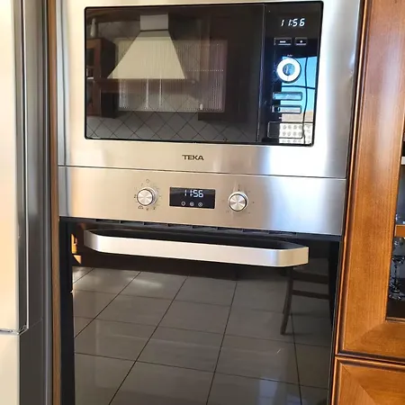 Вилла Enjoy House With Large Pool & Jacuzzi