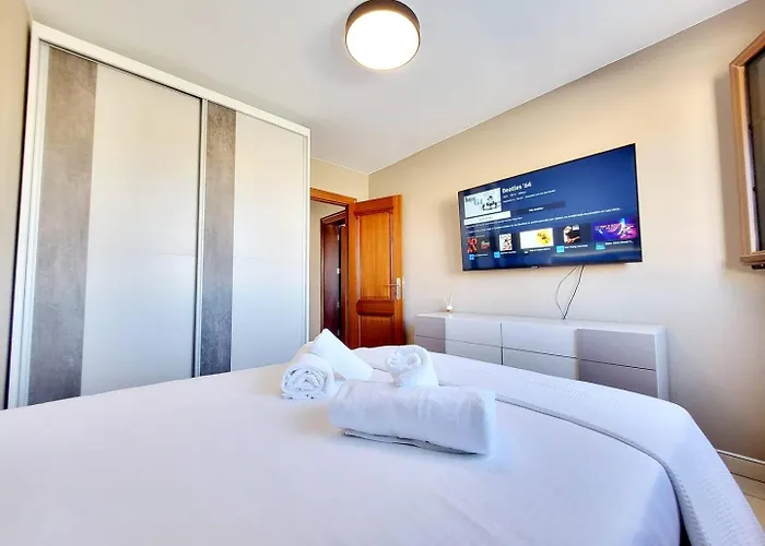 Enjoy House With Large Pool & Jacuzzi 빌라