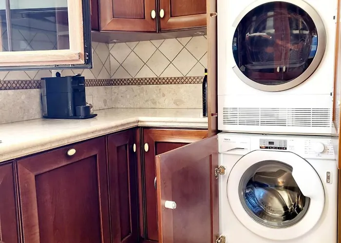 Enjoy House With Large Pool & Jacuzzi *