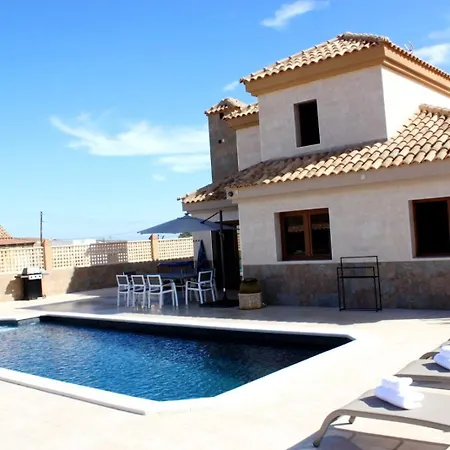 Enjoy House With Large Pool & Jacuzzi Villa *