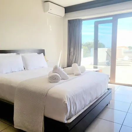 Enjoy House With Large Pool & Jacuzzi *