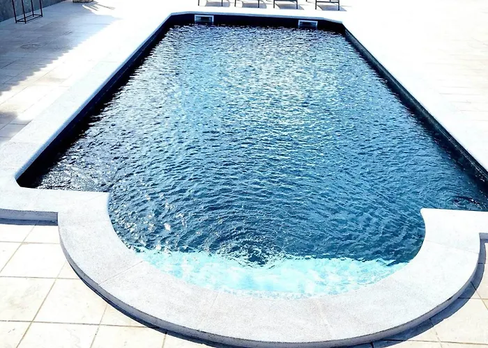 Enjoy House With Large Pool & Jacuzzi *