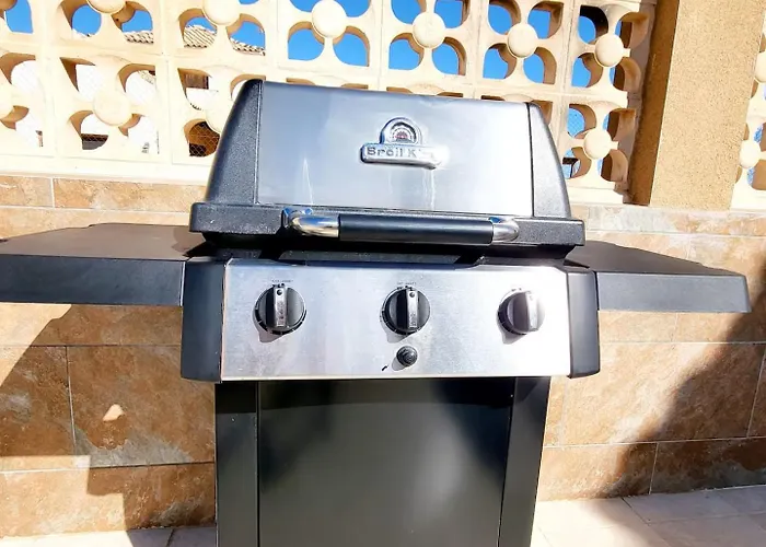 Enjoy House With Large Pool & Jacuzzi *