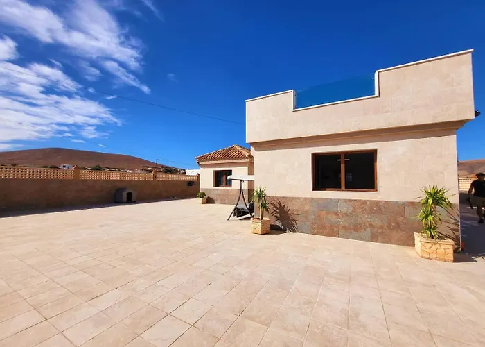 ヴィラ Enjoy House With Large Pool & Jacuzzi *