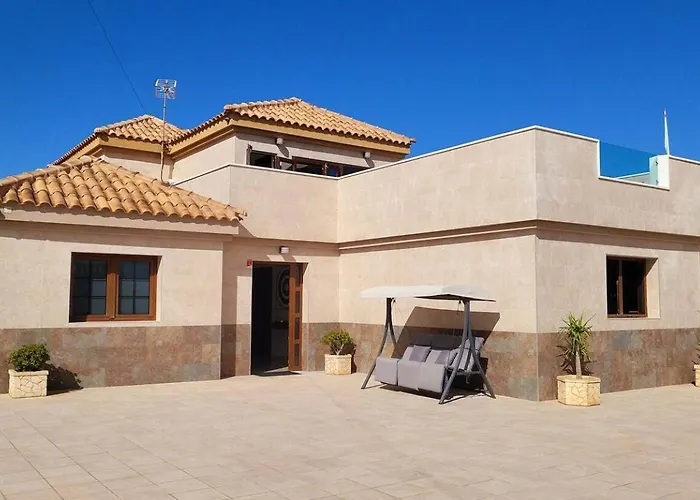 Enjoy House With Large Pool & Jacuzzi *