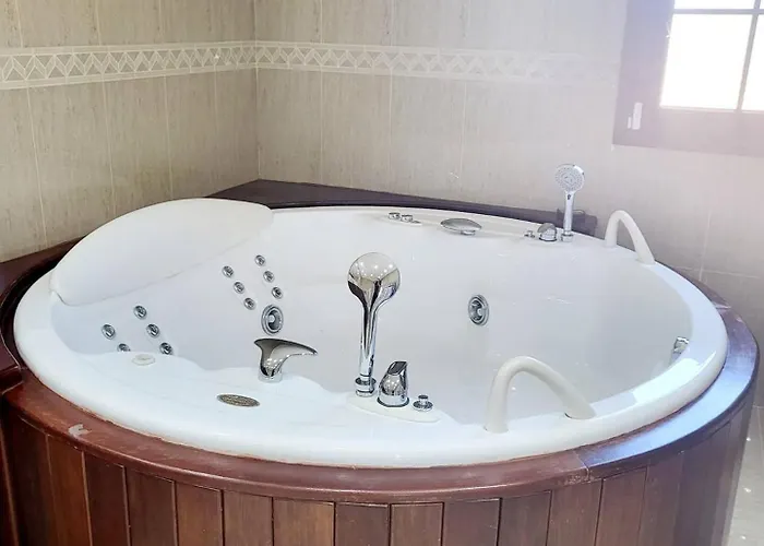 ヴィラ Enjoy House With Large Pool & Jacuzzi