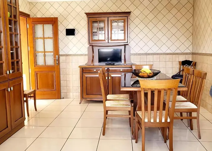 Enjoy House With Large Pool & Jacuzzi *